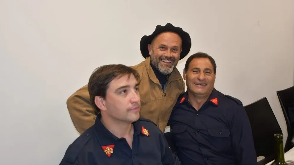 Cena por el Día de Bomberos 